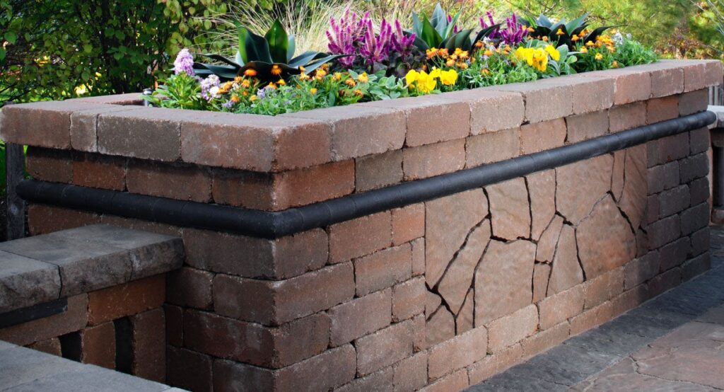 Jardin urbain de fleurs Weston Stone Wall Design de jardin intégré