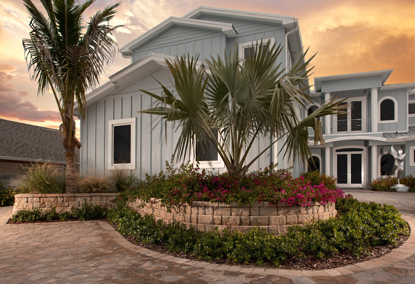 Highland Stone®Built-in Planters Retaining Wall