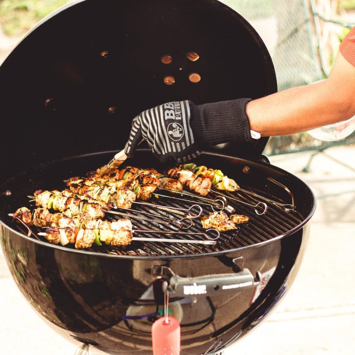 Avantages et inconvénients des barbecues au charbon de bois