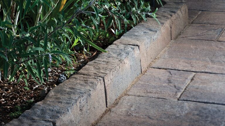 Pierres de bordure en pavé